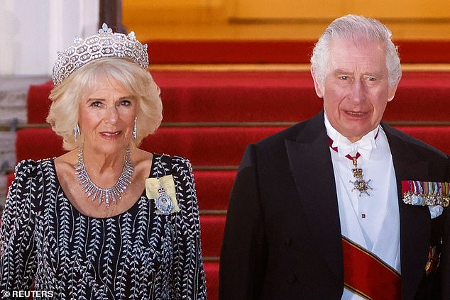 reyes de inglaterra visita a alemania06 - El Rey y la Reina del Reino Unido asisten al Banquete de Estado en Berlín