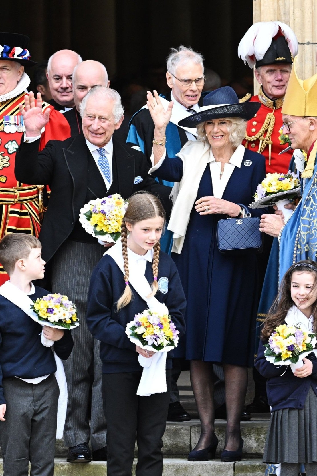 Los reyes de Inglaterra  asisten al Royal Maundy Service
