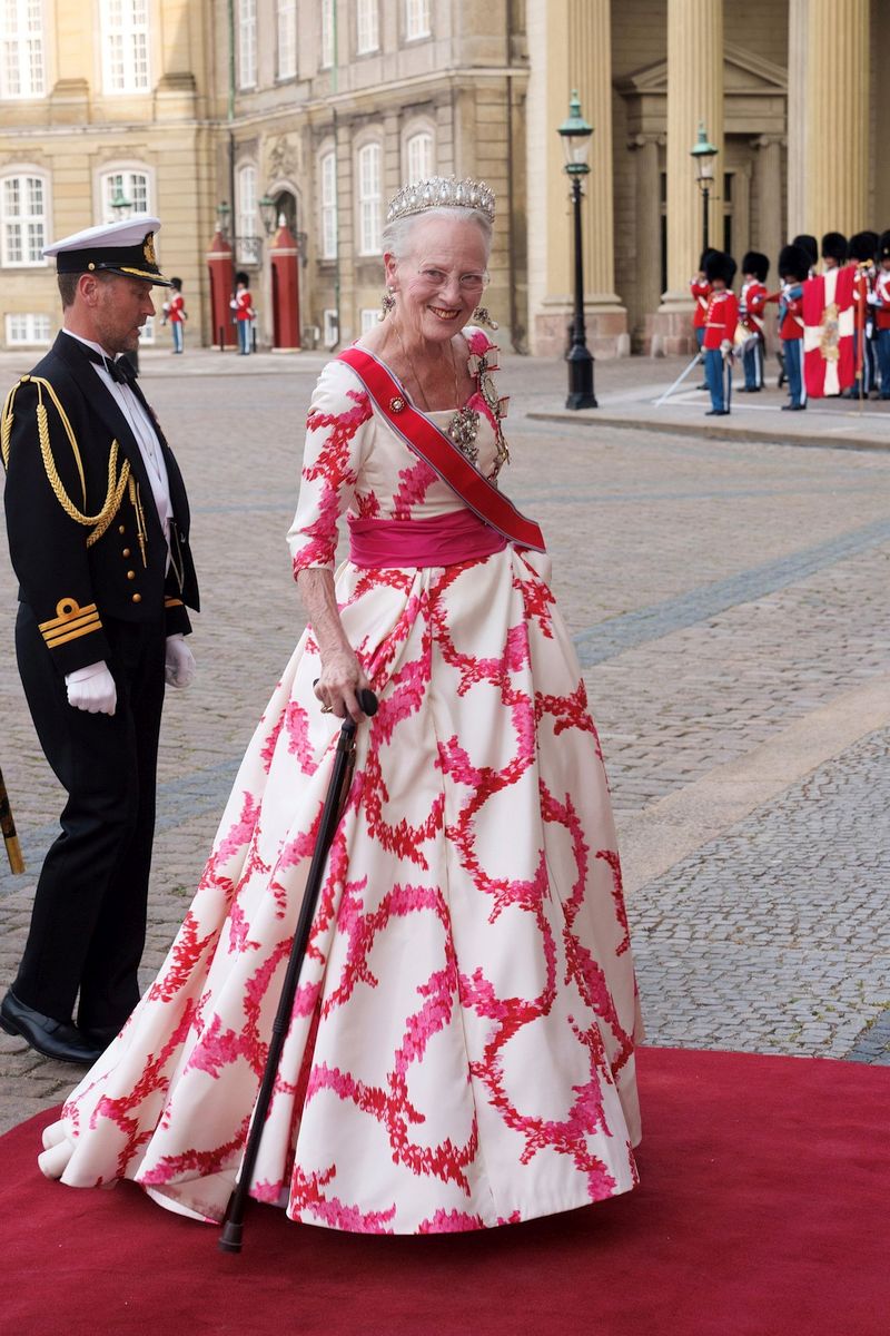 La reina Margarita II organiza un banquete de estado en honor del rey y la reina de Noruega