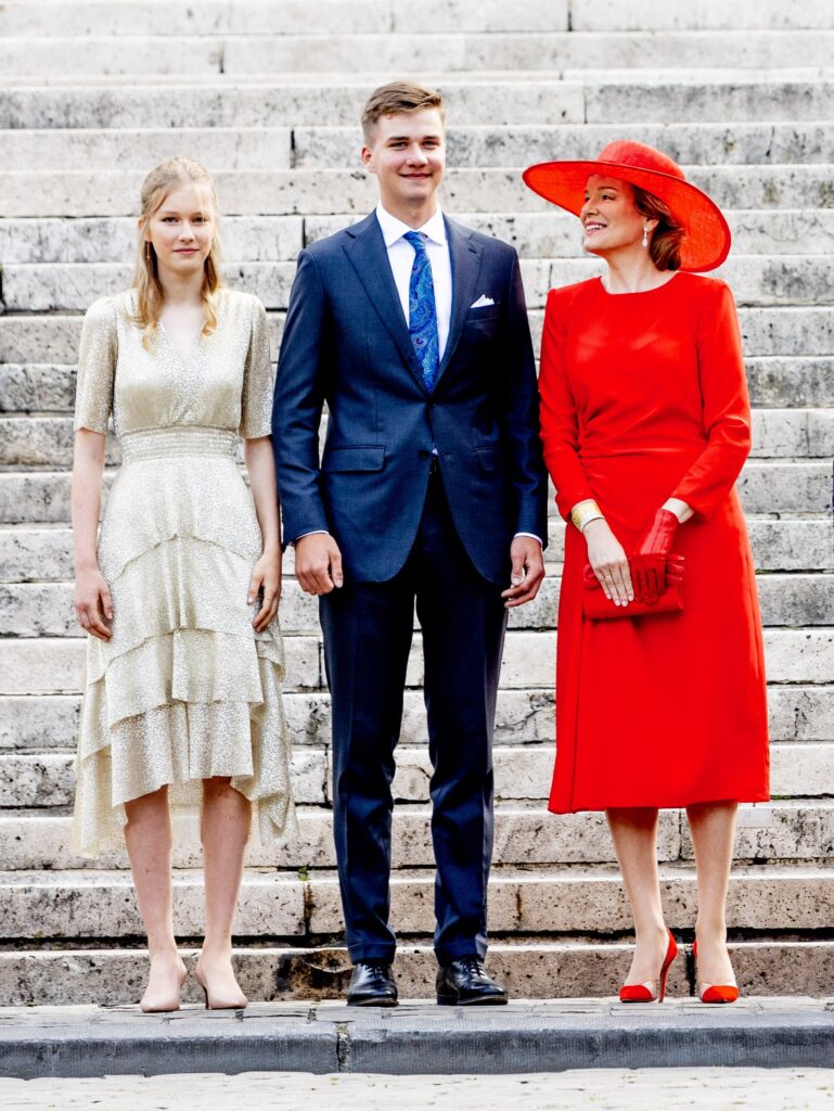 Le roi Filip, la reine Mathilde, la princesse Elisabeth, le prince Emmanuel, le prince Gabriel, la princesse Eleonore, le roi Albert, la reine Paola de Belgique – La famille royale de Belgique lors de la Fête Nationale de Belgique et le jubilé de 10 ans du Roi Filip à Bruxelles, Belgique, le 21 juillet 2023.