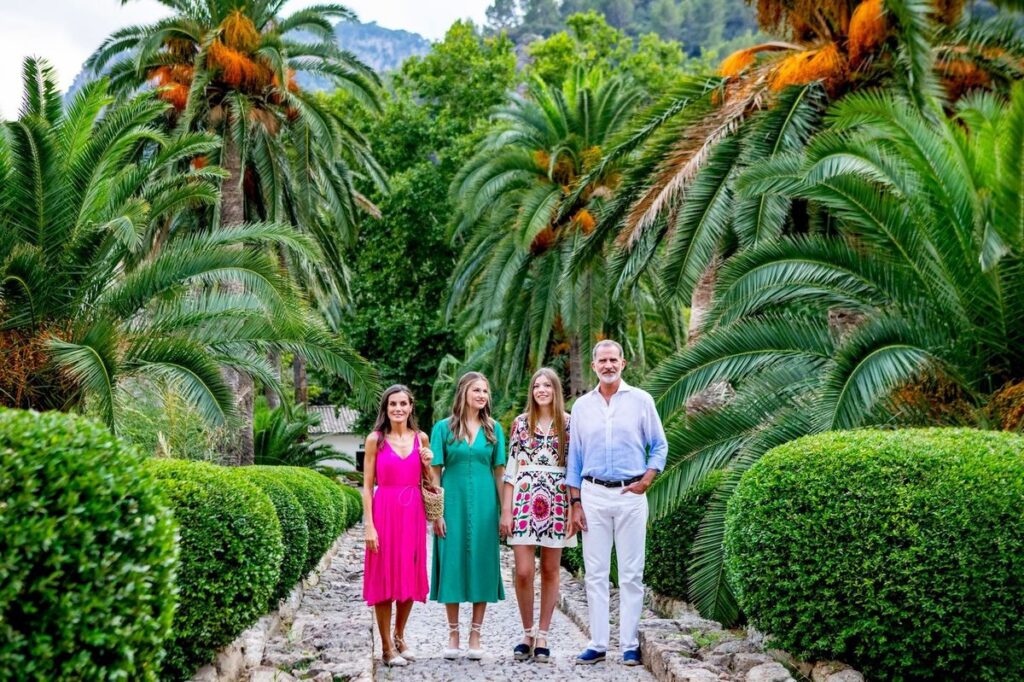 El verano de La Familia Real de Espana02 1024x682 - La Familia Real de España organiza el Summer Photo Call 2023 en Palma de Mallorca
