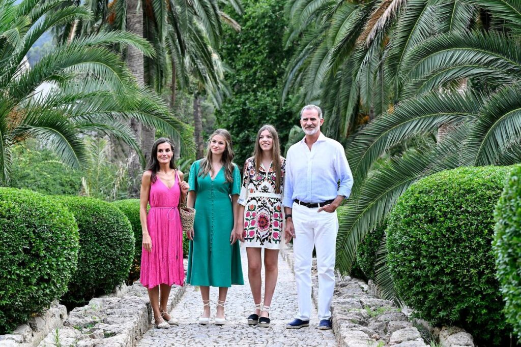 El verano de La Familia Real de Espana03 1024x683 - La Familia Real de España organiza el Summer Photo Call 2023 en Palma de Mallorca