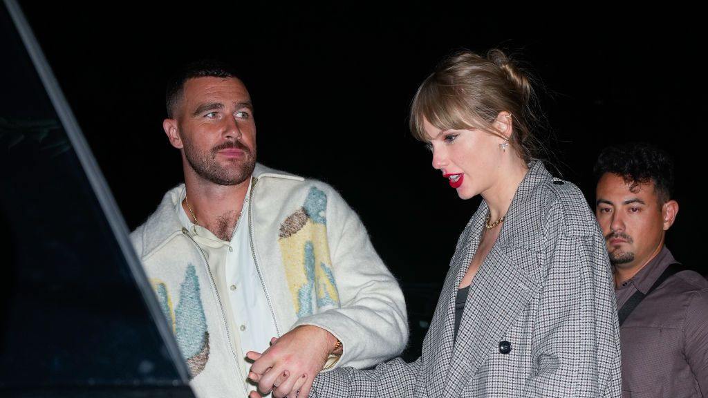 Taylor Swift confirma su relación con Travis Kelce en un romántico paseo por Nueva York