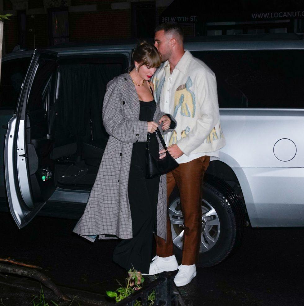 Taylor Swift confirma su relacion con Travis Kelce en un romantico paseo por Nueva York 5 - Taylor Swift confirma su relación con Travis Kelce en un romántico paseo por Nueva York