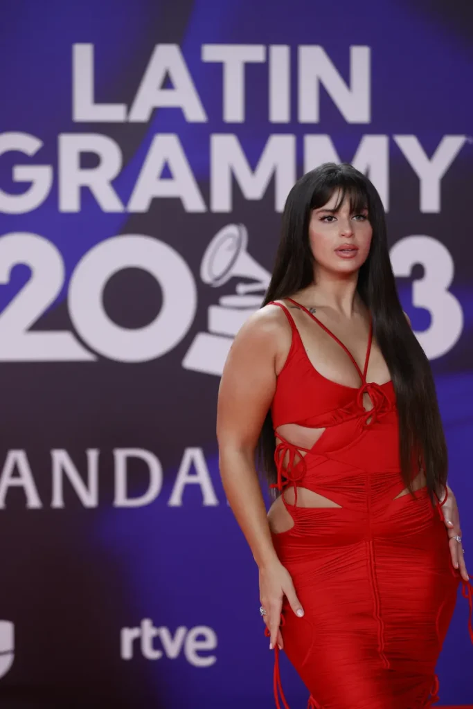 Latin Grammy 2023 01 683x1024 - Shaki y Karol G: Tormenta Latina en los Latin Grammy