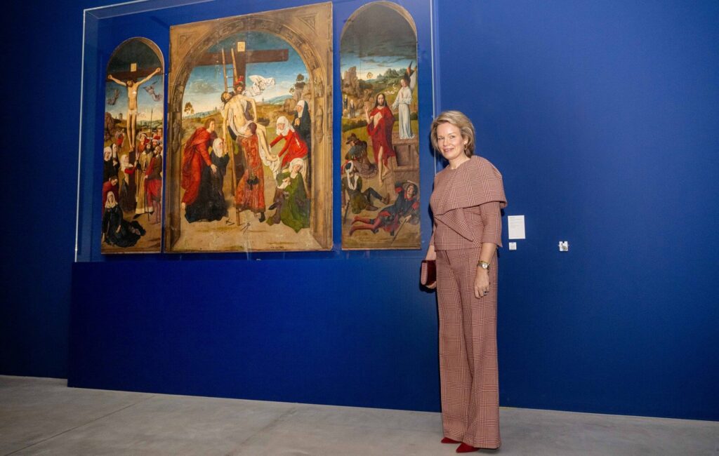 El curador de la exposición presenta las obras de Dieric Bouts a la reina Mathilde de Bélgica este 19 de diciembre de 2023