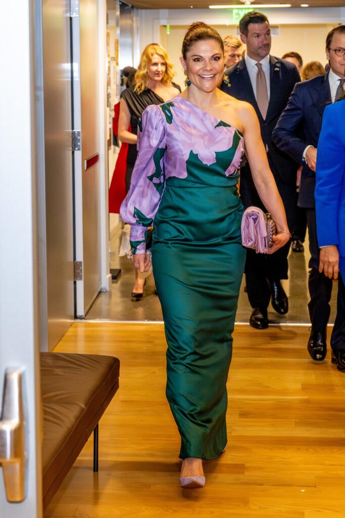 La Princesa Heredera Victoria Asiste a la Recepcion Inaugural del Nuevo Consulado General de Suecia en San Francisco04 683x1024 - La princesa Victoria y el príncipe Daniel de Suecia deslumbran en su visita a California