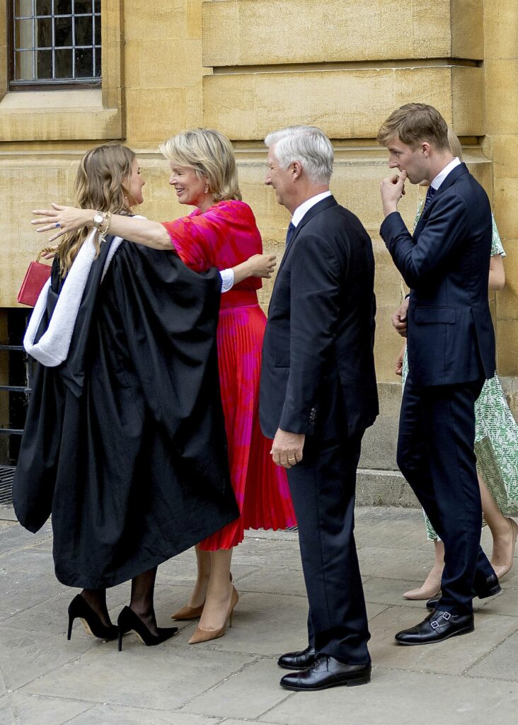 La princesa Isabel se gradua en la Universidad de Oxford 10 732x1024 - La Princesa Isabel de Bélgica se gradúa con honores en Oxford y anuncia su próximo paso a Harvard