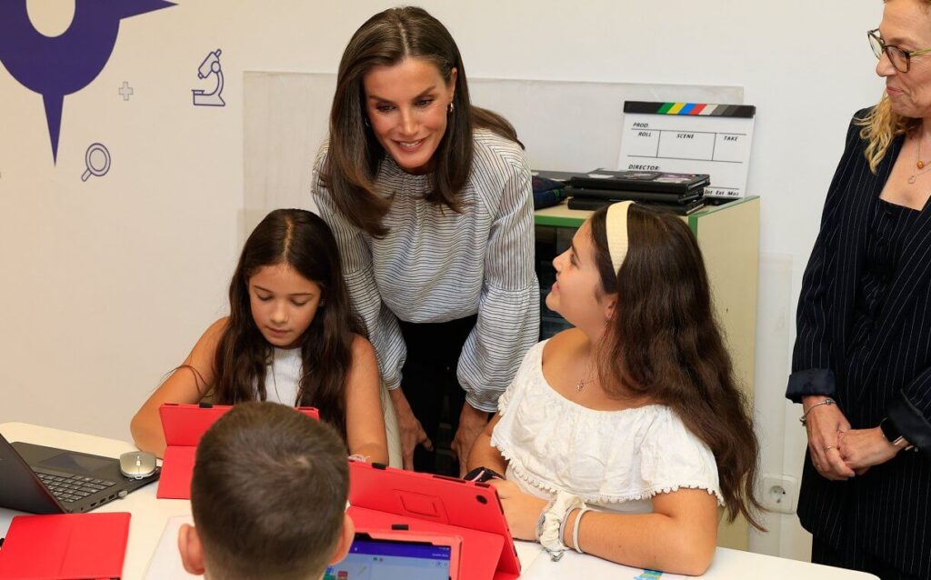 2025 6 1024x638 - La Reina Letizia preside la inauguración del curso escolar 2024/2025 en Azuqueca de Henares