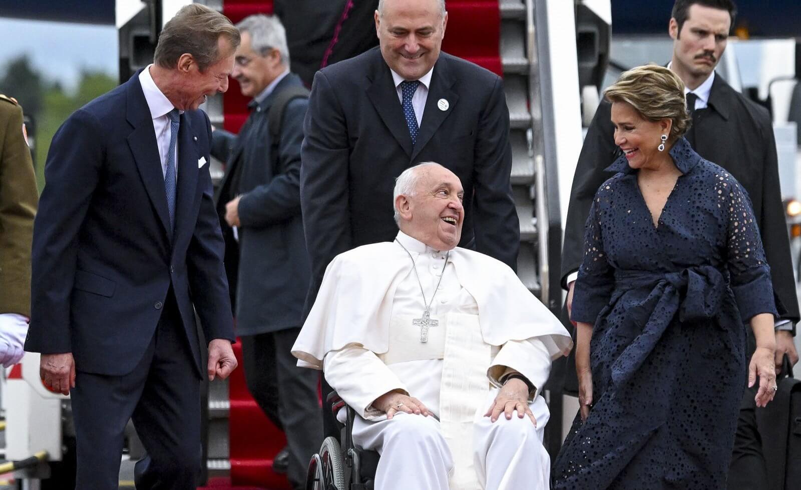 El Gran Duque Enrique y la Gran Duquesa María Teresa de Luxemburgo reciben al Papa Francisco en una histórica visita