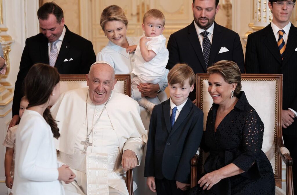 El Gran Duque Enrique y la Gran Duquesa Maria Teresa de Luxemburgo reciben al Papa Francisco en una historica visita 9 1024x674 - El Gran Duque Enrique y la Gran Duquesa María Teresa de Luxemburgo reciben al Papa Francisco en una histórica visita