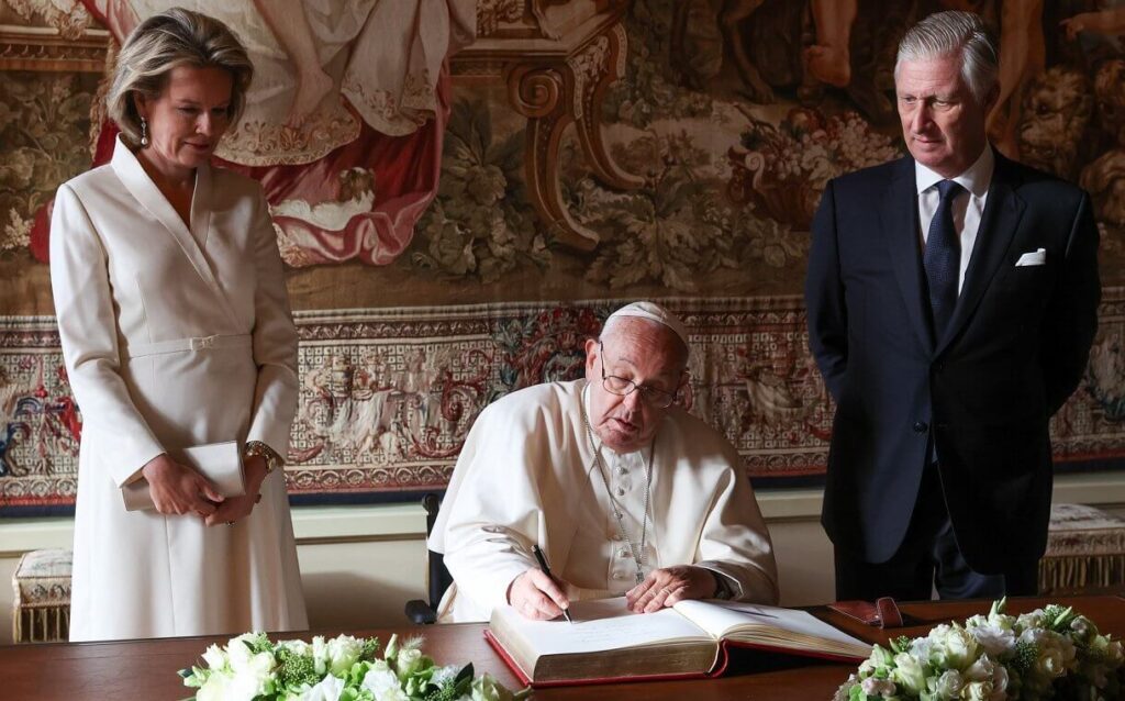 El Papa Francisco se reune con los Reyes de Belgica en el Castillo de Laeken 3 1024x638 - El Papa Francisco se reúne con los Reyes de Bélgica en el Castillo de Laeken