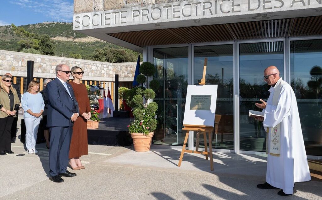 El Principe Alberto y la Princesa Charlene asistieron a una inauguracion oficial en Peille 2 1024x638 - La presencia del Príncipe Alberto y la Princesa Charlene en una inauguración oficial en Peille