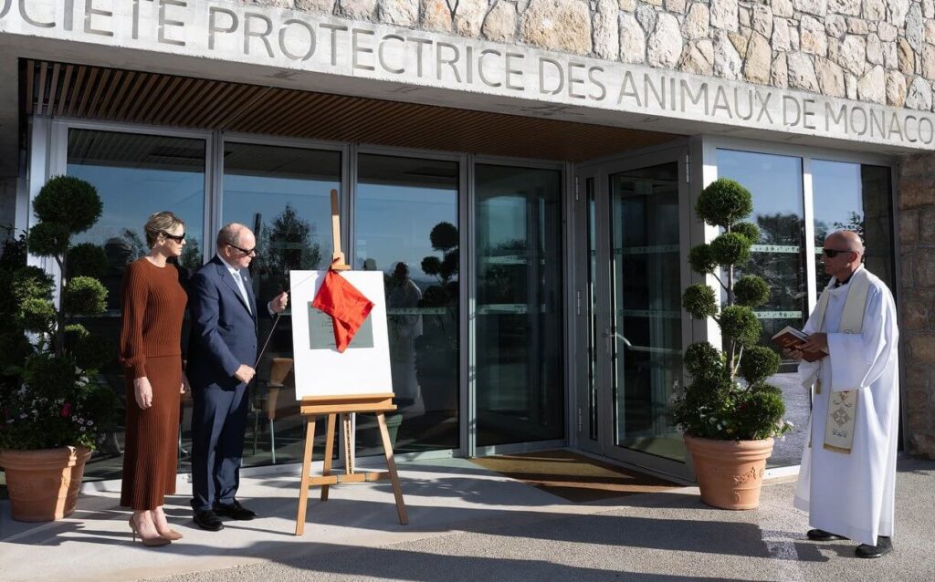 El Principe Alberto y la Princesa Charlene asistieron a una inauguracion oficial en Peille 3 1024x638 - La presencia del Príncipe Alberto y la Princesa Charlene en una inauguración oficial en Peille