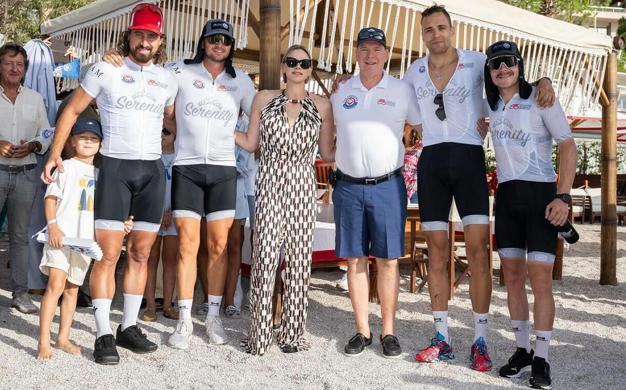 El Príncipe Alberto y la Princesa Charlene presiden la llegada del evento solidario ‘Crossing: Calvi – Monaco’