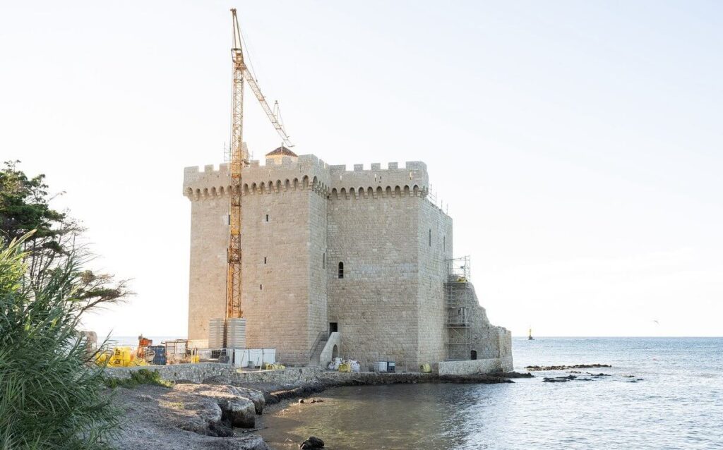 El Principe Alberto y la Princesa Charlene visitan la Abadia de Lerins en Saint Honorat 3 1024x638 - El Príncipe Alberto y la Princesa Charlène visitan la Abadía de Lérins en Saint-Honorat