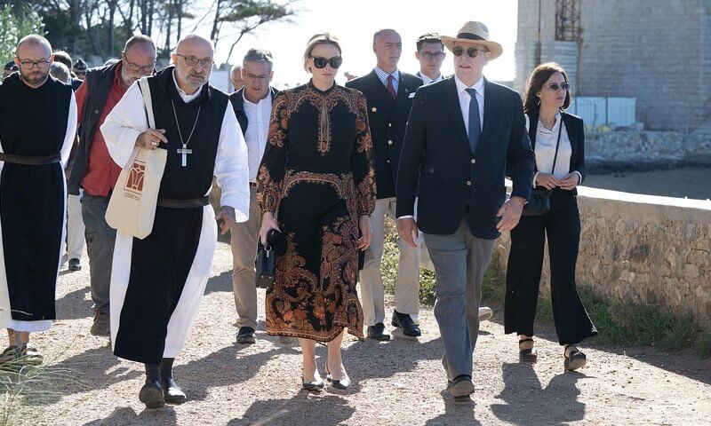 El Principe Alberto y la Princesa Charlene visitan la Abadia de Lerins en Saint Honorat 4 - El Príncipe Alberto y la Princesa Charlène visitan la Abadía de Lérins en Saint-Honorat