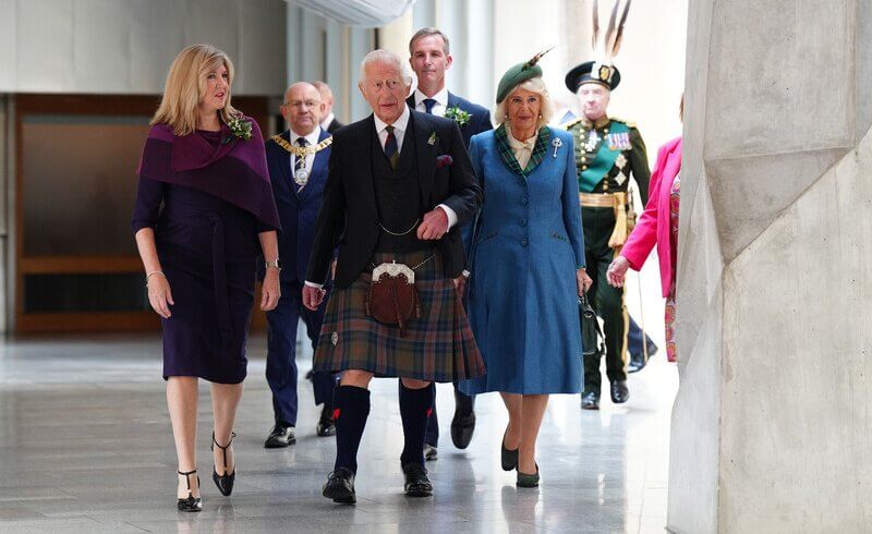 El Rey Carlos III y la Reina Camila 2 - El Rey Carlos III y la Reina Camila asisten al 25.º aniversario del Parlamento escocés en Edimburgo