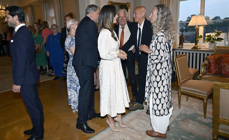 El príncipe sueco Carlos Felipe y la princesa Sofía: ¡Una cena elegante en Karlstad!