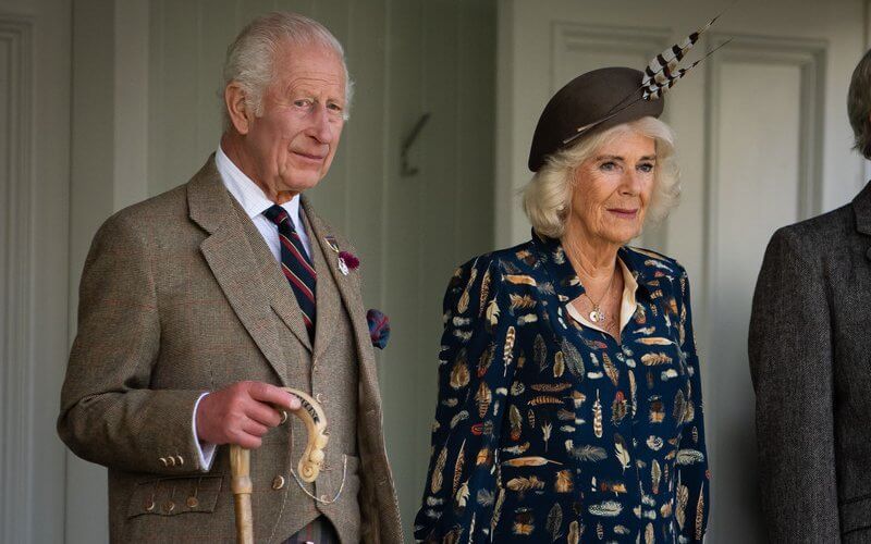 El rey Carlos y la reina Camilla asisten a la reunion de Braemar 2024 4 - El Rey Carlos y la Reina Camilla asisten a la Reunión de Braemar 2024