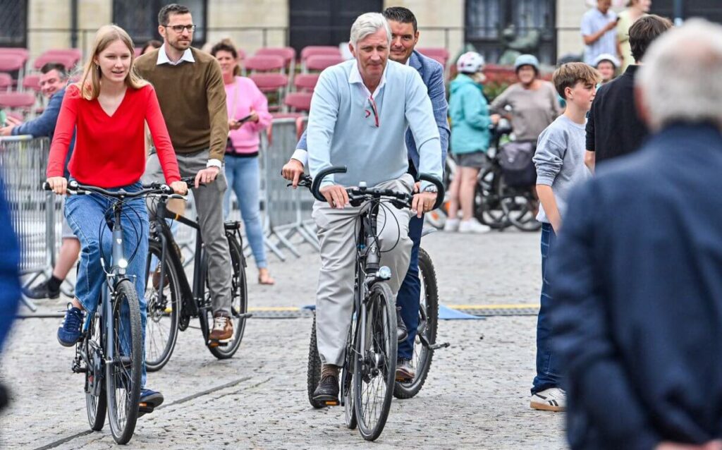 El rey Felipe y la princesa Leonor participan en el evento del Domingo sin coches de 2024 3 1024x638 - El Rey Felipe y la Princesa Leonor de Bélgica participan en el evento del Domingo sin coches de 2024