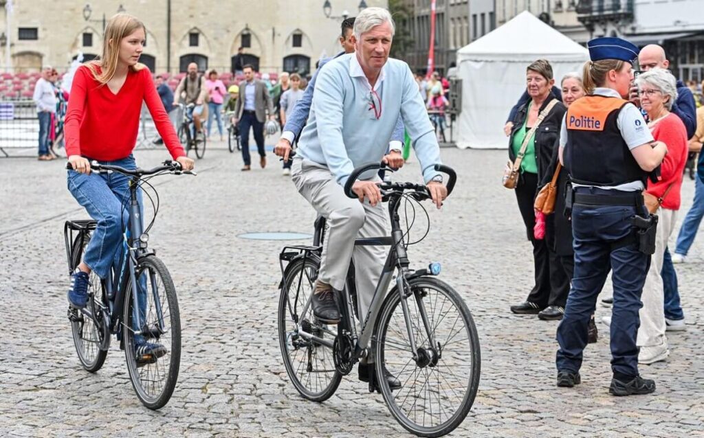 El rey Felipe y la princesa Leonor participan en el evento del Domingo sin coches de 2024 4 1024x638 - El Rey Felipe y la Princesa Leonor de Bélgica participan en el evento del Domingo sin coches de 2024