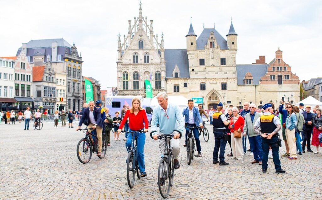 El rey Felipe y la princesa Leonor participan en el evento del Domingo sin coches de 2024 5 1024x638 - El Rey Felipe y la Princesa Leonor de Bélgica participan en el evento del Domingo sin coches de 2024