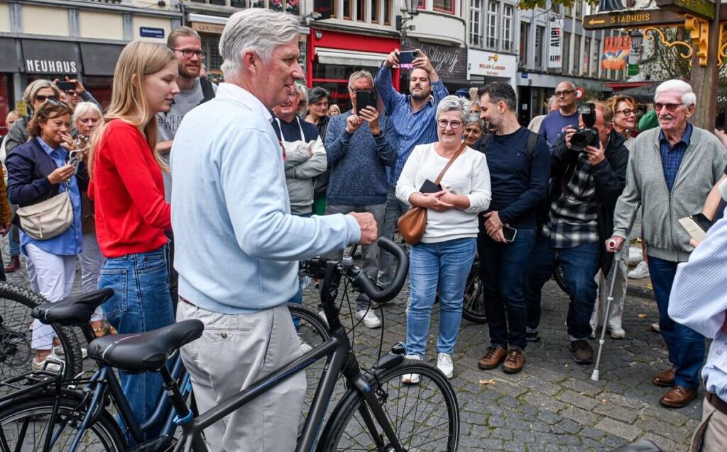 El rey Felipe y la princesa Leonor participan en el evento del Domingo sin coches de 2024 6 1024x638 - El Rey Felipe y la Princesa Leonor de Bélgica participan en el evento del Domingo sin coches de 2024