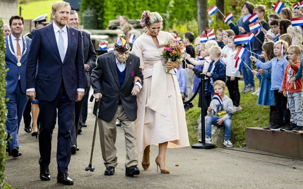 El rey y la reina holandeses asisten al 80 aniversario de la liberacion de Mesch 5 1024x638 - Los reyes de los Paises Bajos conmemoran el 80 aniversario de la liberación de Mesch