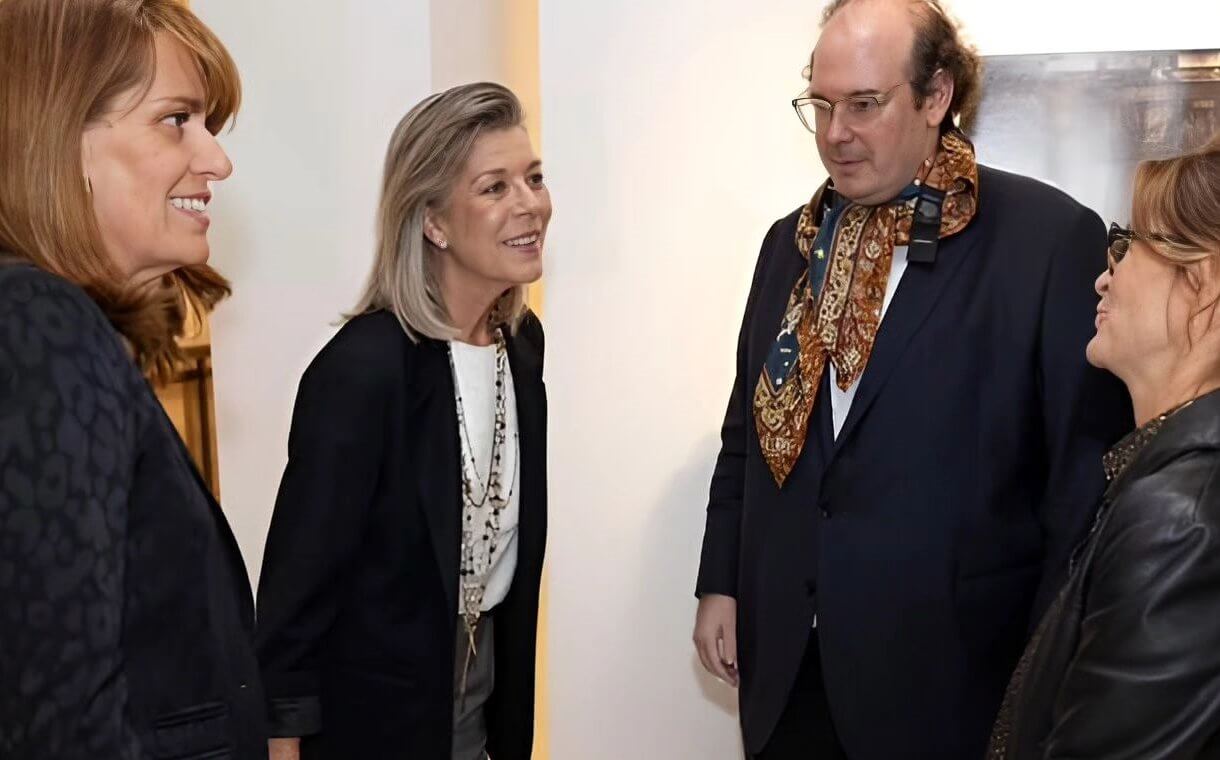 La Princesa Carolina de Hannover Inaugura la Exposición “De los talleres a los talleres” en la Sala Quai Antoine I