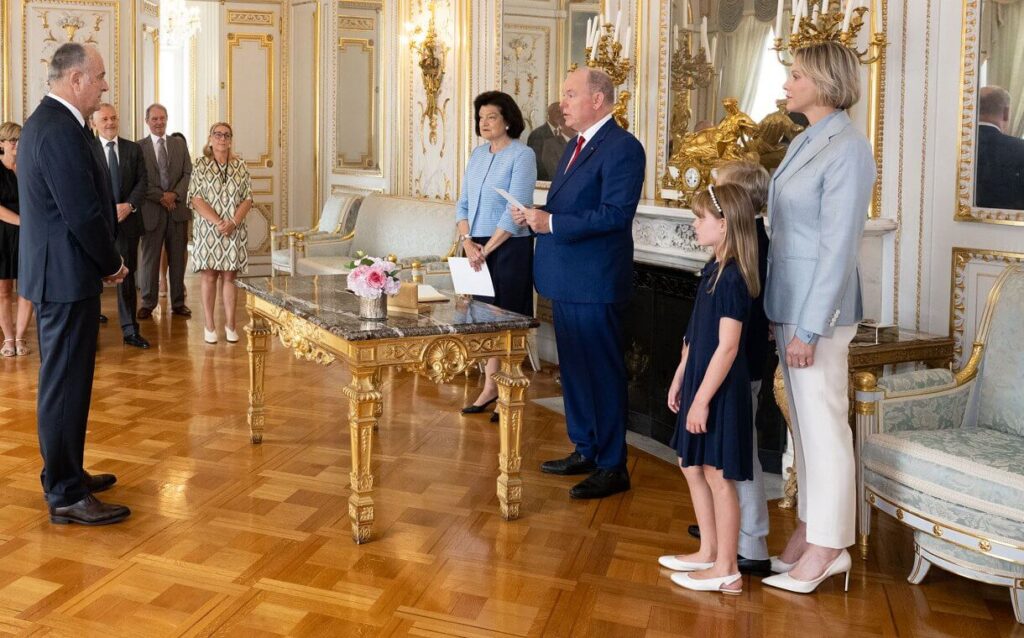 La Princesa Charlene y Sus Hijos Presencian la Ceremonia de Juramento en el Palacio del Principe 1 1024x638 - La Princesa Charlene y Sus Hijos Presencian la Ceremonia de Juramento en el Palacio del Príncipe