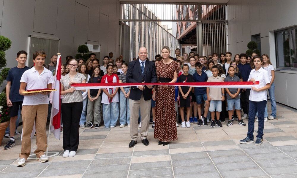 La Princesa Charlene y el Principe Alberto inauguran oficialmente el nuevo Colegio Carlos III 1 - Los principes de Mónaco inauguran el nuevo Colegio Carlos III en Mónaco