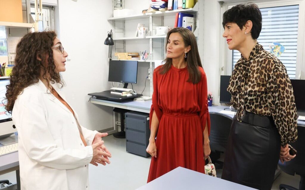 La Reina Letizia asiste al Dia Mundial de la Investigacion del Cancer 2024 en Milan 4 1024x638 - La Reina Letizia asiste al Día Mundial de la Investigación del Cáncer 2024 en Milán