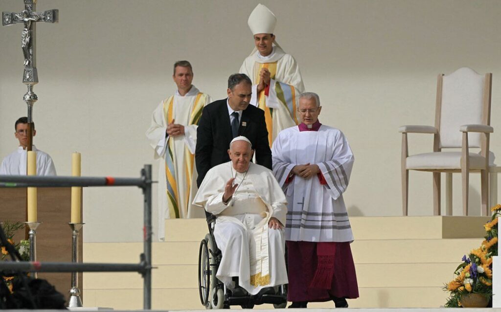 La familia real belga asiste a la Santa Misa en el Estadio Rey Balduino 8 1024x638 - La familia real belga asiste a la Santa Misa presidida por el Papa Francisco en el Estadio Rey Balduino