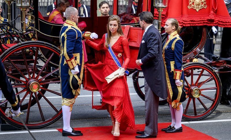 La familia real holandesa asistio al Dia del Principe 2024 en el Teatro Real 01 - La Familia Real de los Países Bajos Asiste al Día del Príncipe 2024 en el Teatro Real