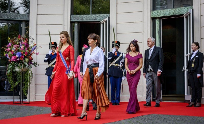 La familia real holandesa asistio al Dia del Principe 2024 en el Teatro Real 11 - La Familia Real de los Países Bajos Asiste al Día del Príncipe 2024 en el Teatro Real