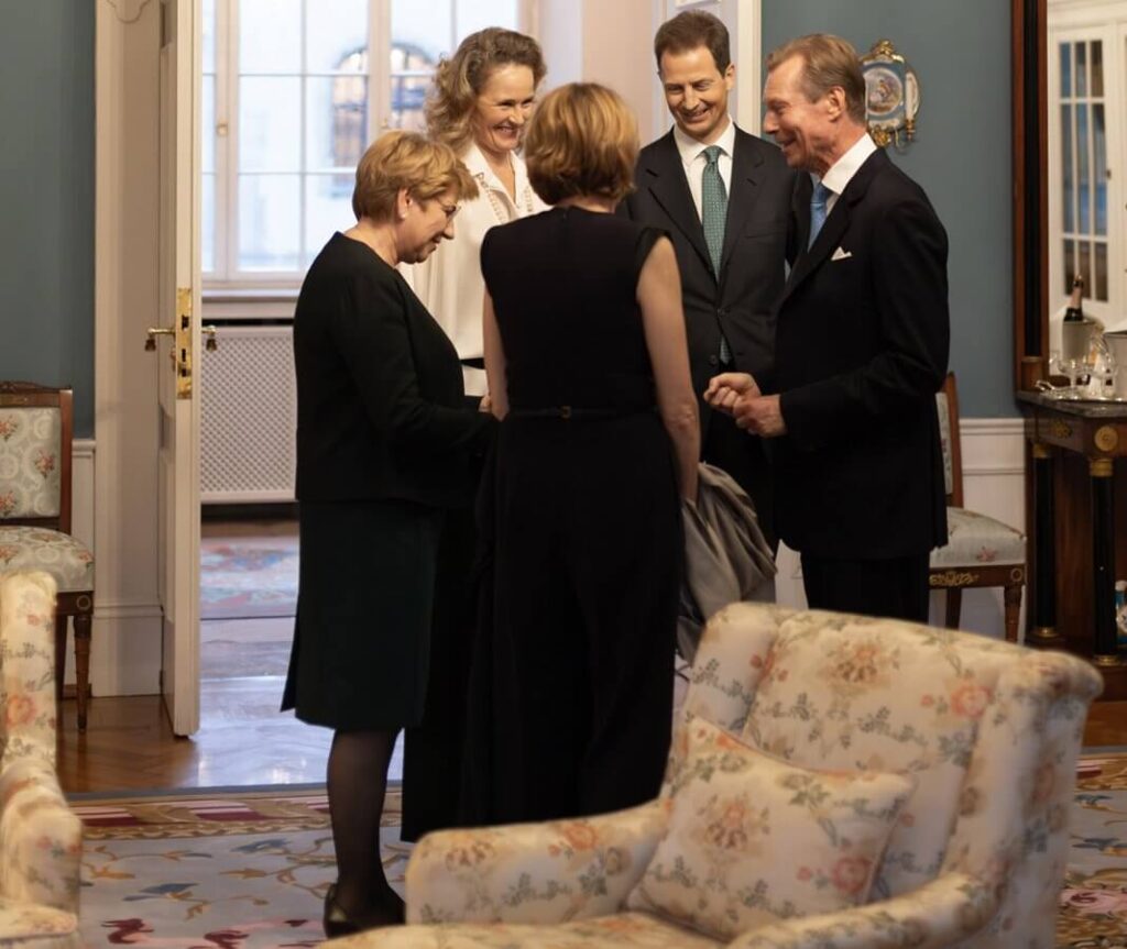 La pareja del Gran Duque organizo una cena y un concierto en el castillo de Berg 4 1024x863 - La pareja granducal del Gran Ducado de Luxemburgo organiza una cena y concierto en el castillo de Berg