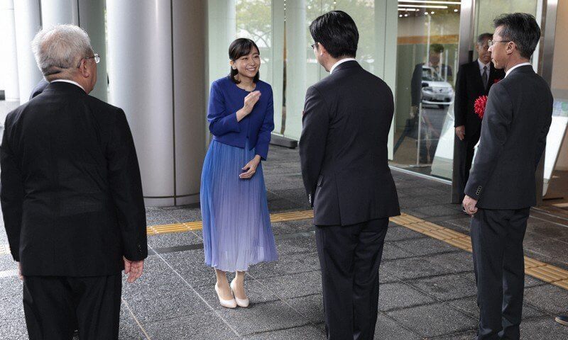 La princesa Kako 1 - La Princesa Kako participa en un concurso nacional de lenguaje de señas en la escuela secundaria de Yonago