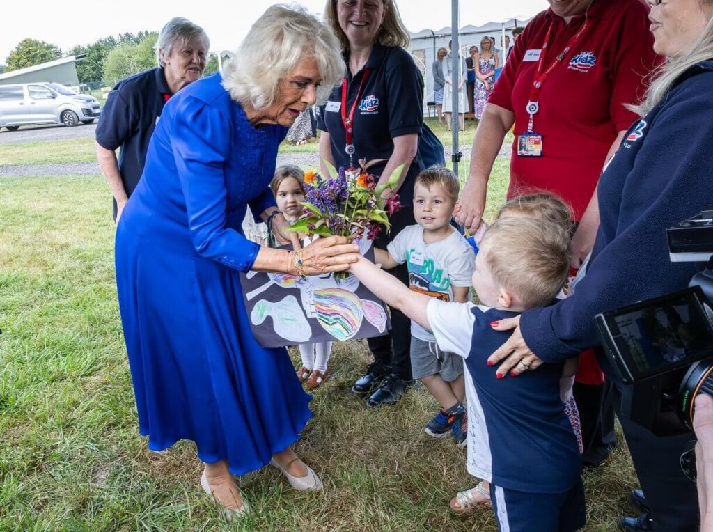 La reina Camilla visita el Royal Air Force Leeming en Northallerton 4 1024x764 - La Reina Camilla visita la Base de la Real Fuerza Aérea en Leeming, Yorkshire del Norte