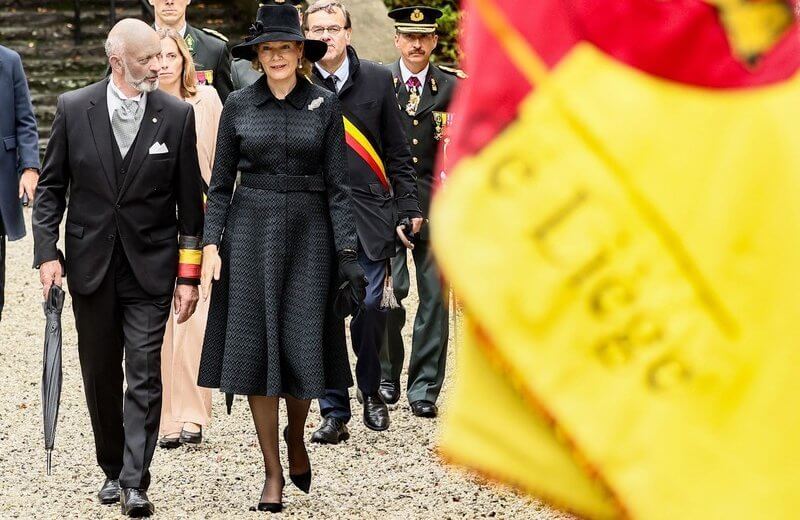 La reina Matilde de Belgica asiste a una ceremonia conmemorativa en la ciudadela de Lieja 4 - La reina Matilde de Bélgica asiste a una ceremonia conmemorativa en la ciudadela de Lieja