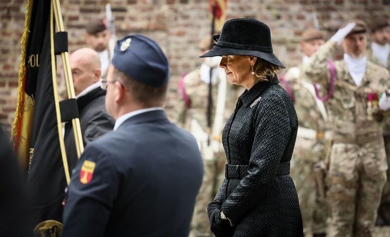 La reina Matilde de Belgica asiste a una ceremonia conmemorativa en la ciudadela de Lieja 5 - La reina Matilde de Bélgica asiste a una ceremonia conmemorativa en la ciudadela de Lieja