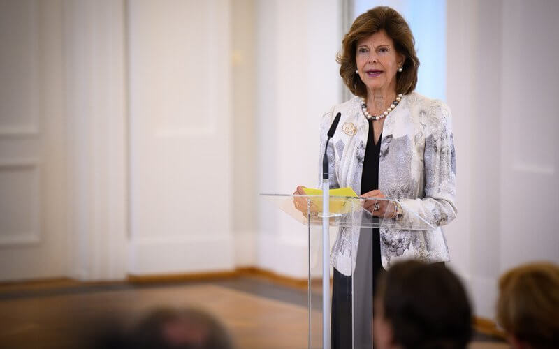 La reina Silvia asiste a una reunion en el Palacio Bellevue de Berlin 5 - La Reina Silvia Asiste a una Reunión en el Palacio Bellevue de Berlín