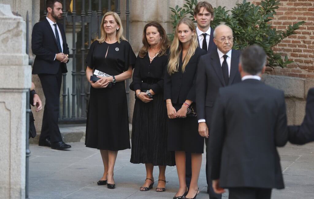 Los Reyes de Espana asisten al funeral de Juan Gomez Acebo 3 - La Familia Real Española, unida en el funeral por Juan Gómez-Acebo