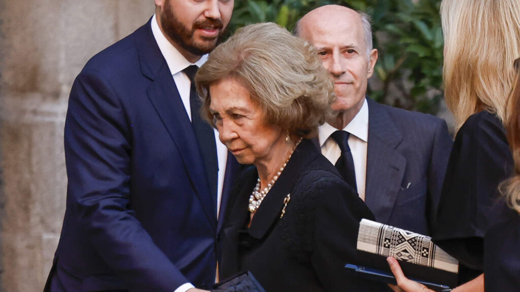 a Familia Real reaparece unida y muy afectada en la misa funeral de Juan Gomez Acebo 1 1024x576 - La Familia Real Española, unida en el funeral por Juan Gómez-Acebo