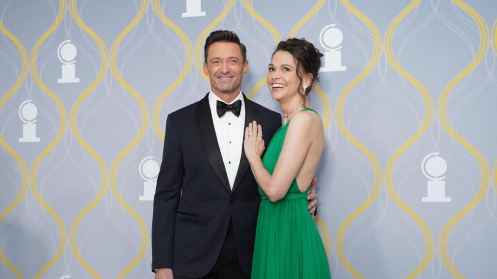 Crecen los rumores sobre la relación entre Hugh Jackman y Sutton Foster