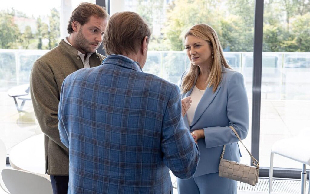 El Principe Guillaume y la Princesa Stephanie 2 1024x643 - El Príncipe Guillaume y la Princesa Stéphanie apoyan la industria de la construcción en su visita a Kuhn Construction SA