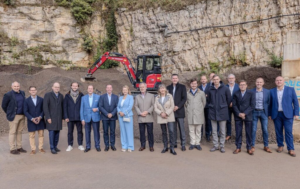 El Principe Guillaume y la Princesa Stephanie 5 1024x644 - El Príncipe Guillaume y la Princesa Stéphanie apoyan la industria de la construcción en su visita a Kuhn Construction SA