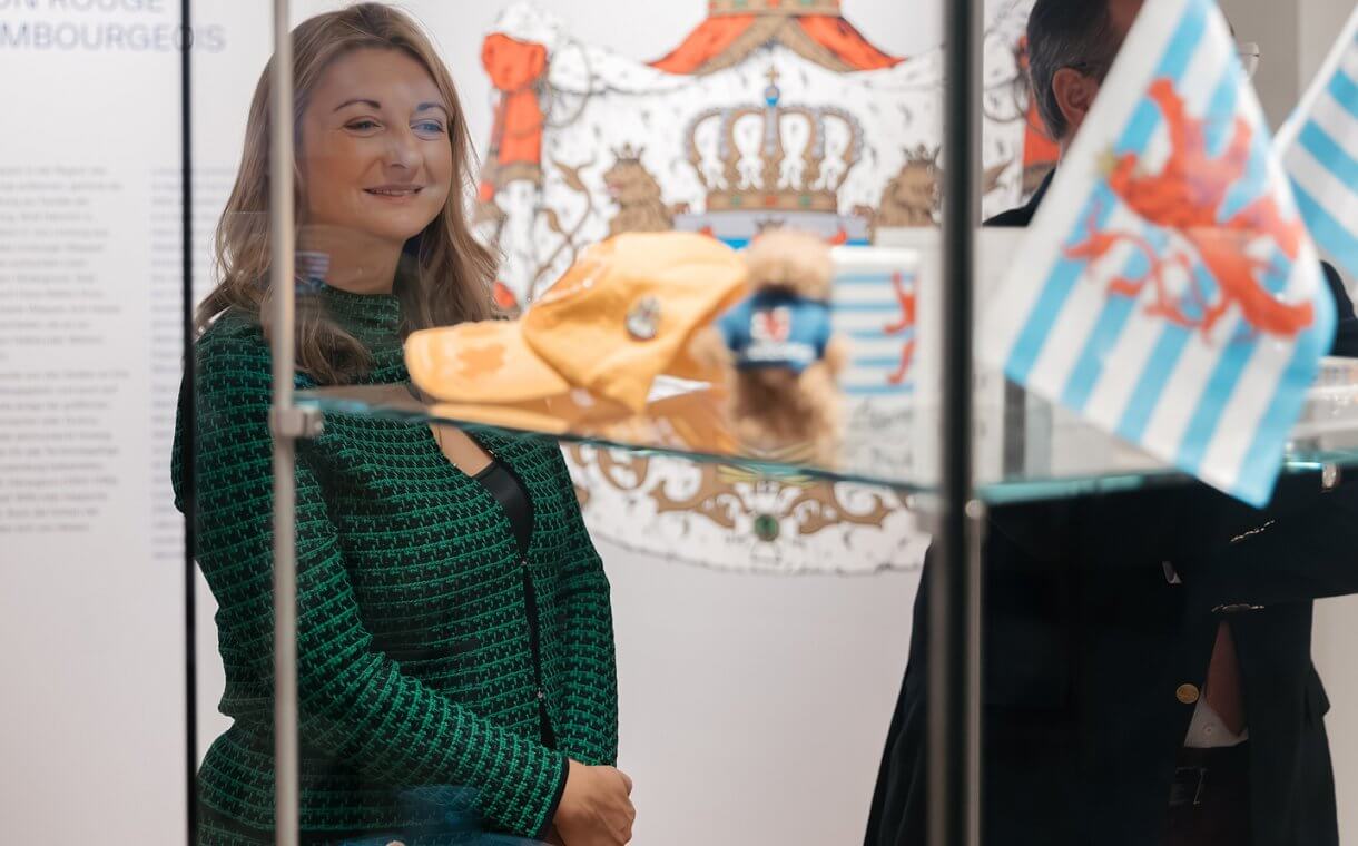 El príncipe Guillermo y la princesa Estefanía visitan la exposición ‘Ars Heraldica’