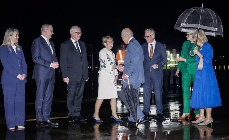 El rey Carlos III y la reina Camila llegan a Sidney Australia 3 - Visita de los Reyes de Inglaterra a Australia