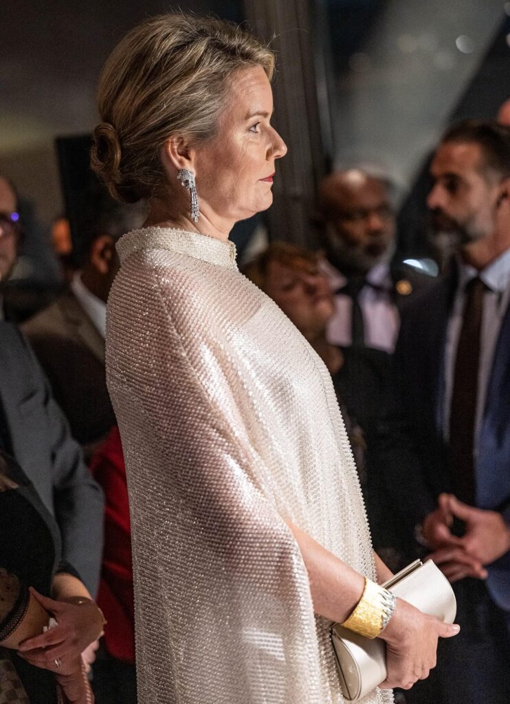 El rey Felipe y la reina Matilde de Belgica visitan el Centro Pompidou de Paris 6 742x1024 - Los Reyes de Bélgica visitan el Centro Pompidou de París durante su visita de Estado